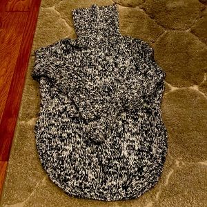 Black/White Marbled High TurtleNeck Slitted Sides